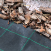 Poza cu Agrotextil negru anti buruieni 100 g/mp - folie profesională pentru agricultură GeoTerra